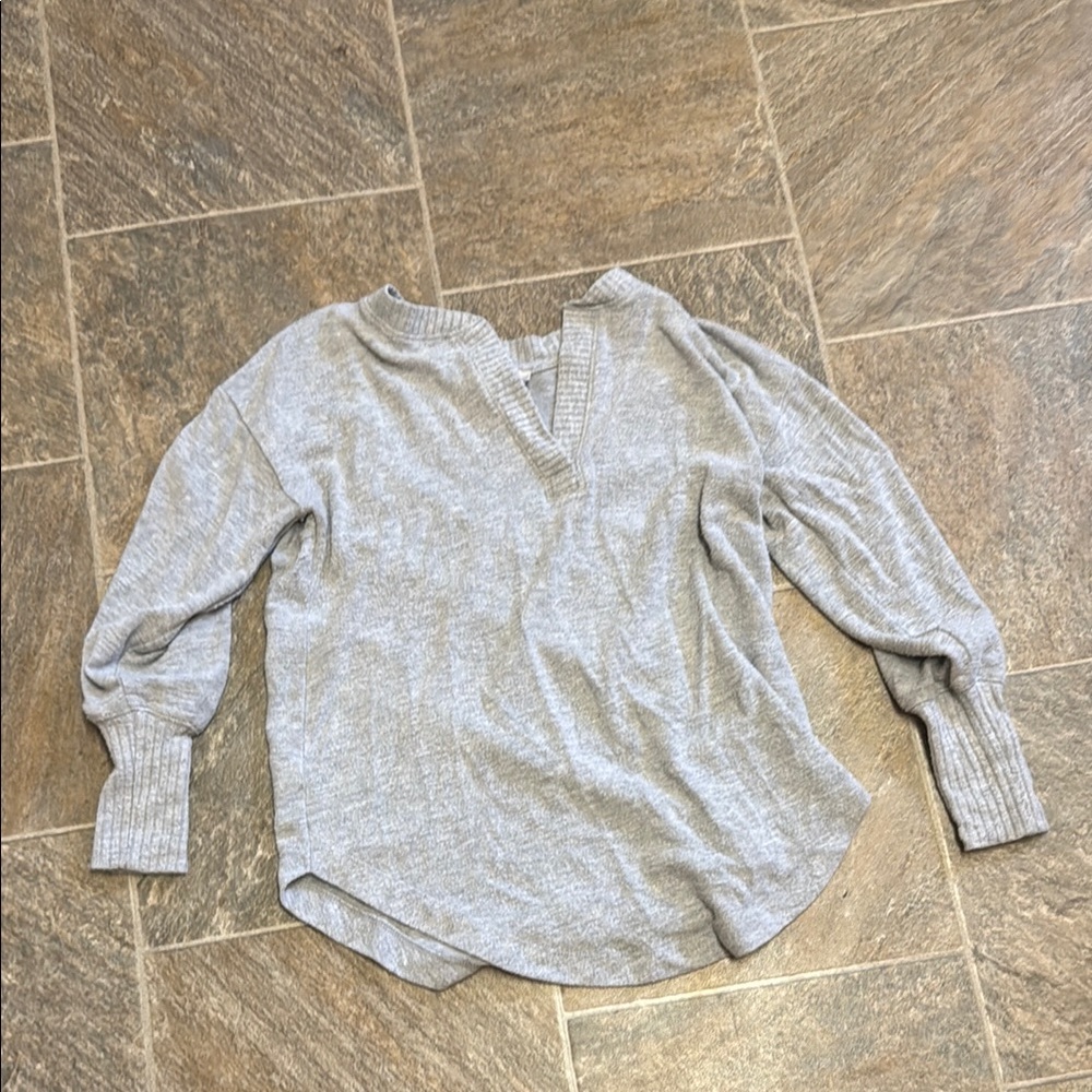 LOFT Gray Long Sleeve Top